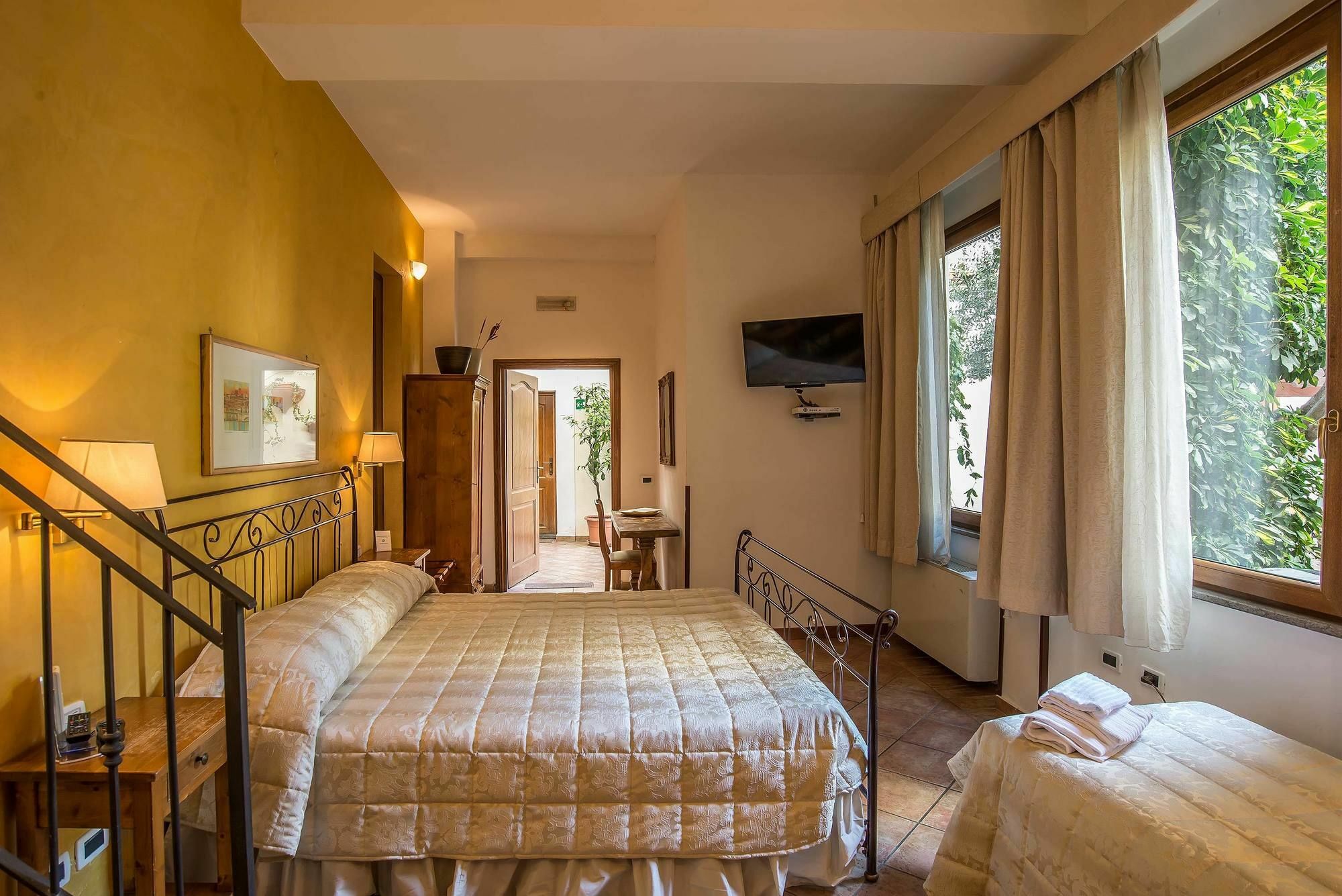Affittacamere Le Clarisse Trastevere 3*
